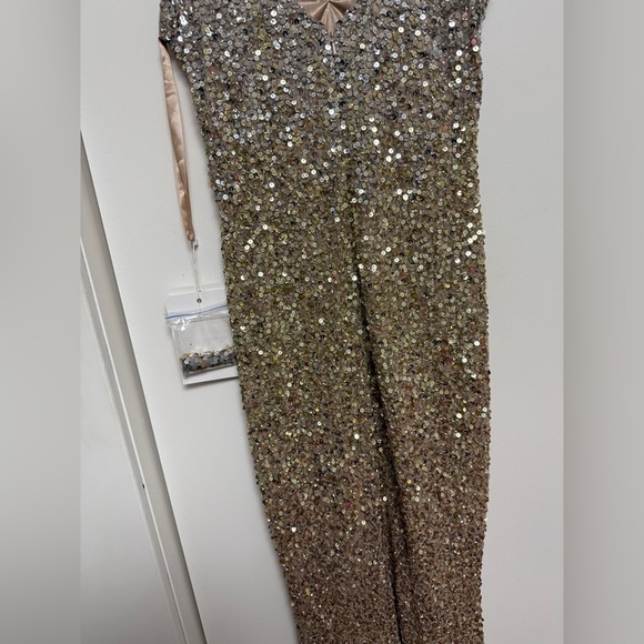 NWT |Mac Duggal 1068 Shimmering Gold Sequined Sleeveless  Side Slit Gown Size 2 - Picture 14 of 17